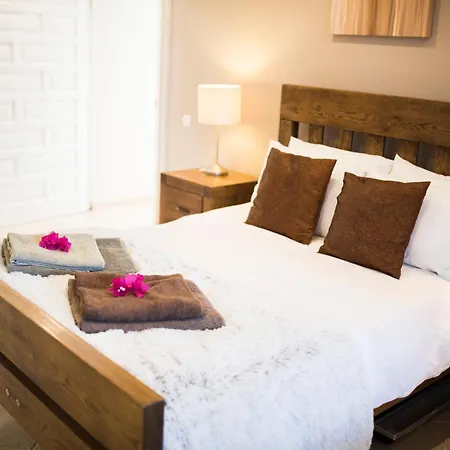 Hotel Hideaway *